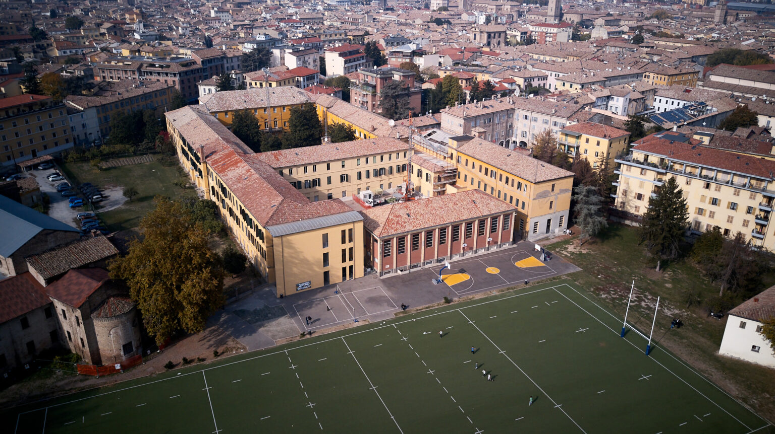 Veduta aerea del Convitto Nazionale Maria Luigia e dei suoi campi sportivi a Parma